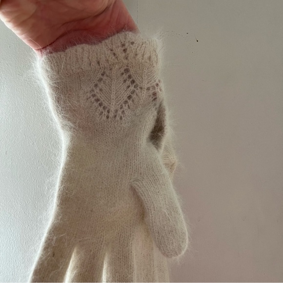 Cream Rabbit Hair Gloves - Picture 4 of 6